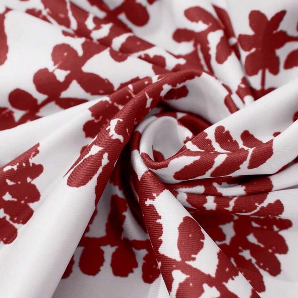 Elegant Red and White Maxi Dress - Picture 7 of 7